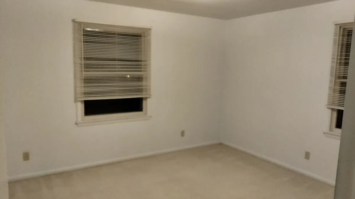 Building Photo - 49 Green Bay Dr #1