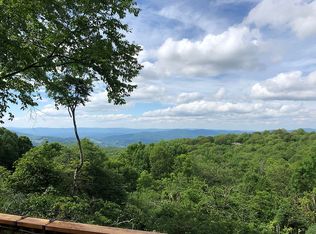 102 Arrow Wood Rd, Banner Elk, NC 28604