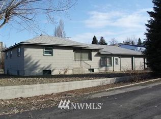 205 W Adams St SW, Harrington, WA 99134