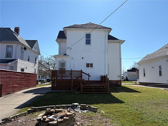 2nd image of 614 E Washington St