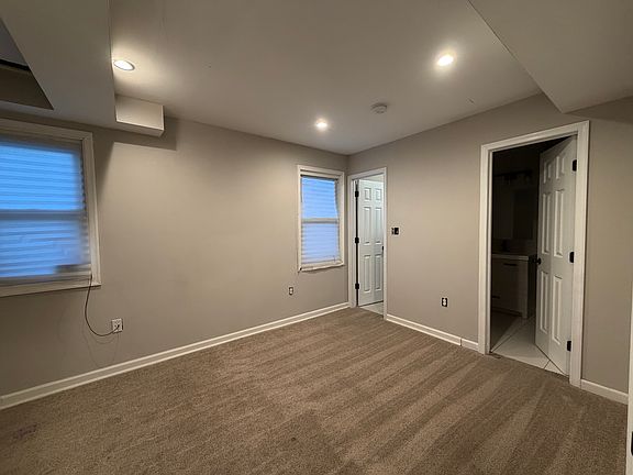 5th image of 4315 Lawrence St #A