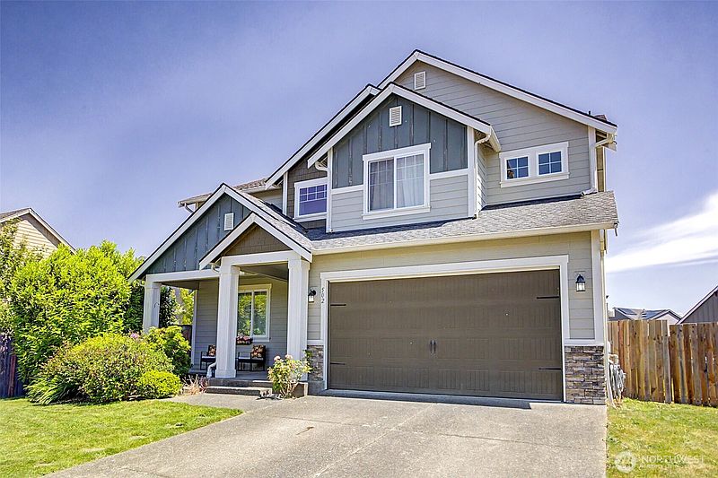 2nd image of 502 Carrier Avenue SW