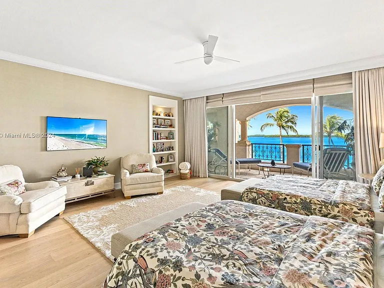 5221 Fisher Island Dr #5221 — Photo 24