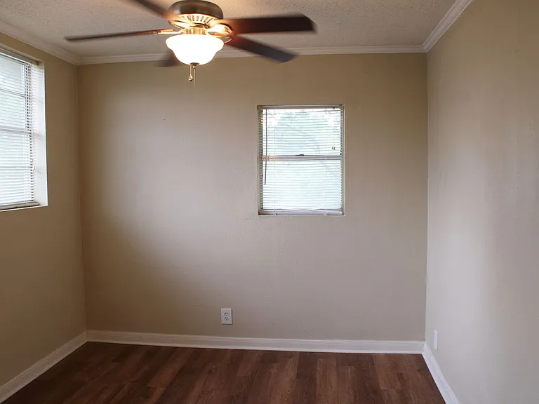 3901 N New Braunfels Ave — Photo 15