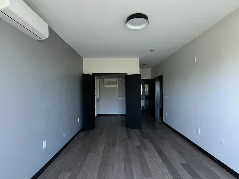 130-132 Mallory Ave #406 — Photo 10