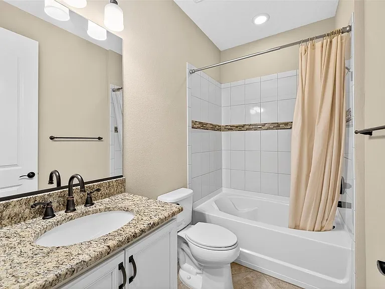 3637 NW 56th Ave — Photo 47
