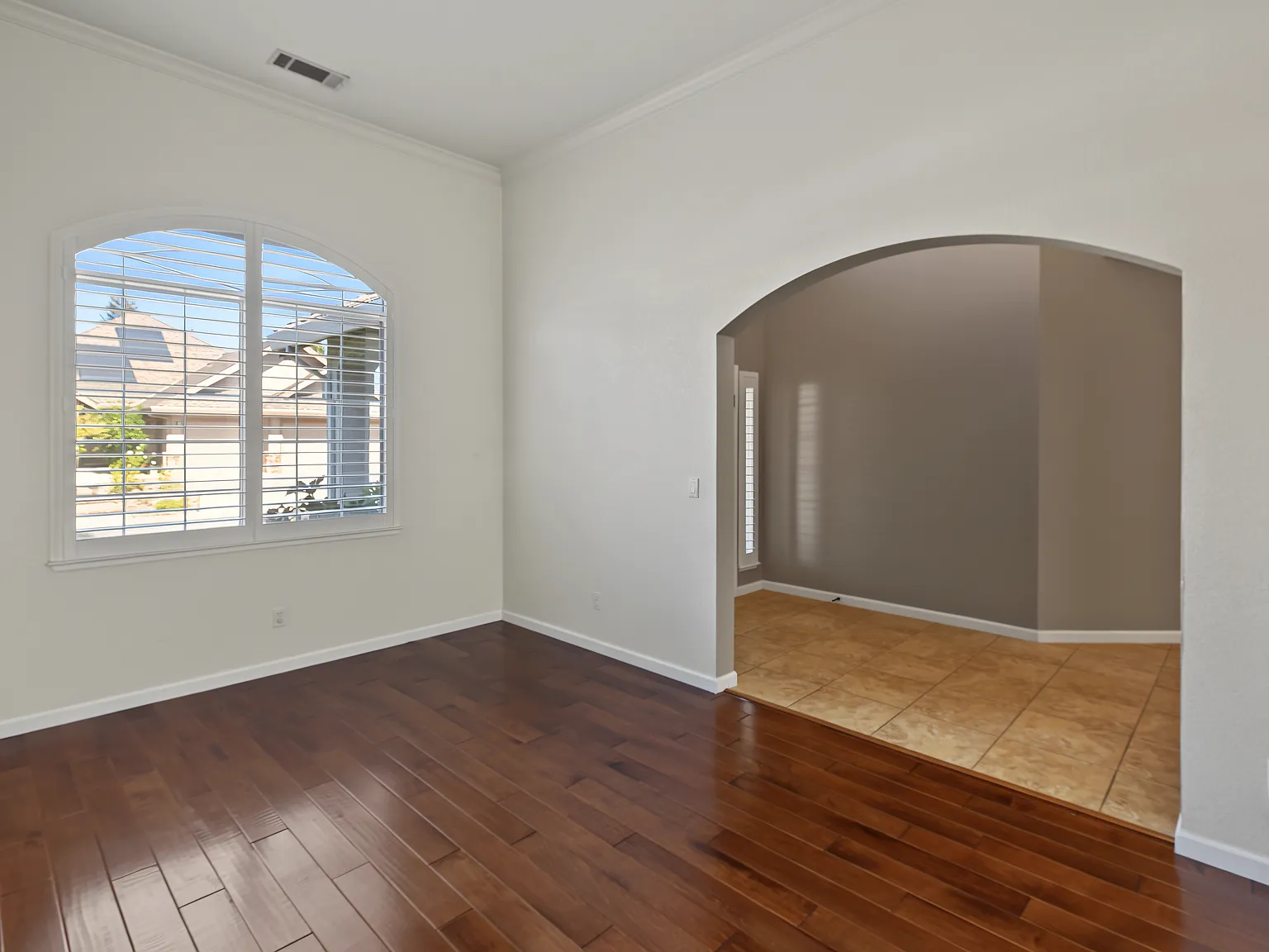 4 bed, 3030 sqft, $3,250 — Photo 4