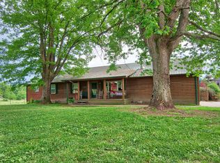 446 E Fork Ln, Crawford, TN 38554