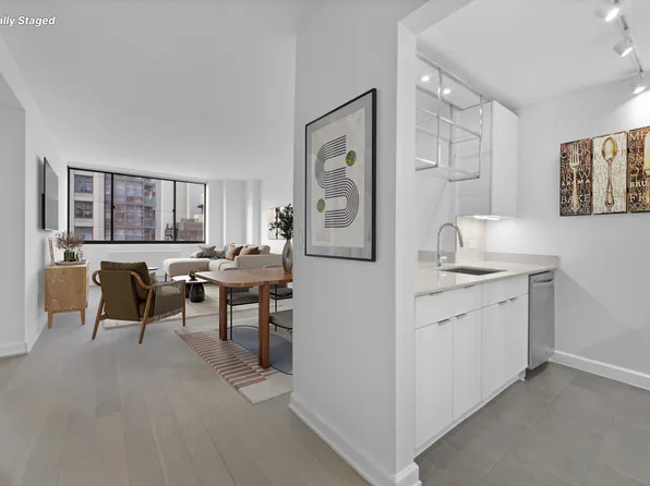 77 West 24th Street image 1 of 25