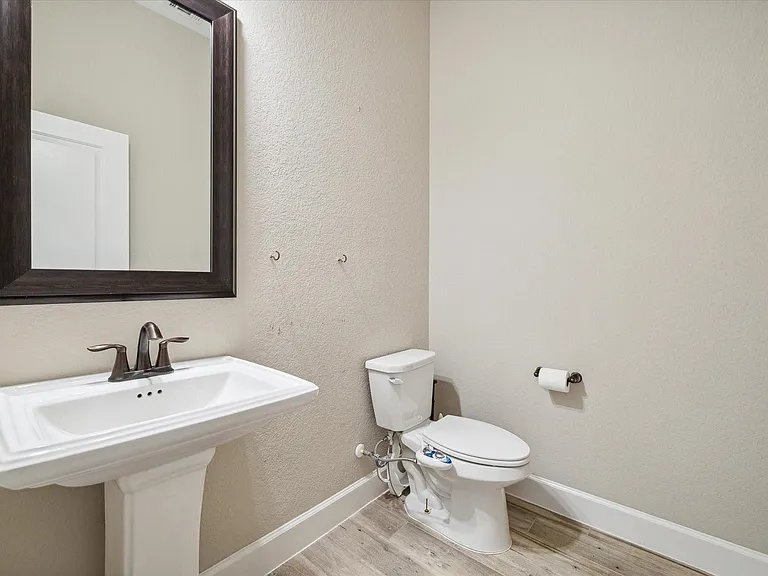 11718 Lost Maples Springs Dr — Photo 20