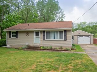 215 N Augusta Dr, Augusta, MI 49012