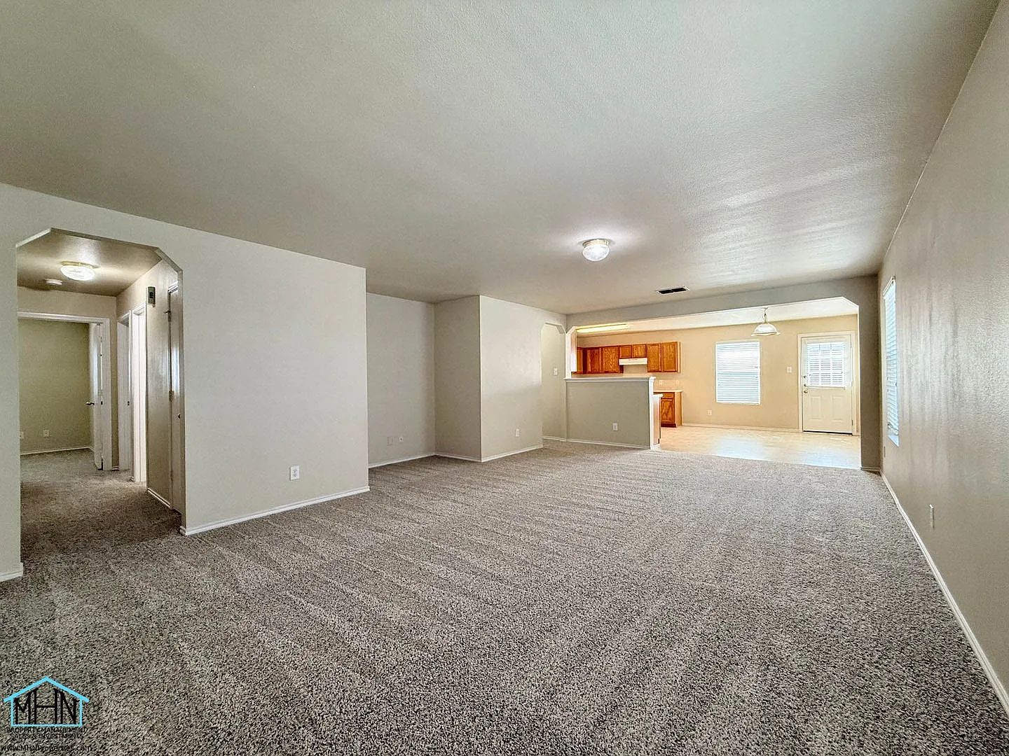 Cozy Single Story 3 bed/2 bath with Office! — Photo 3