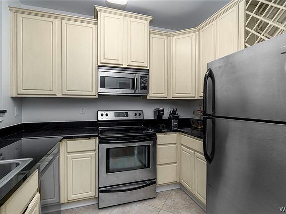 5th image of 700 15th St Unit 2404