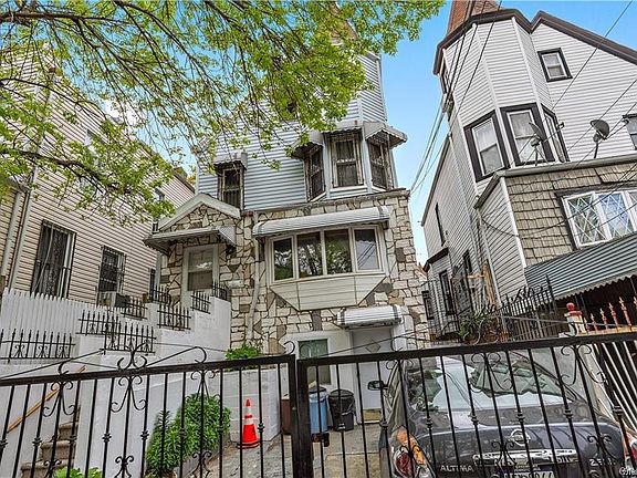2nd image of 1546 Saint Lawrence Ave