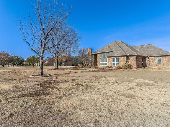 2nd image of 7 Trailridge Dr