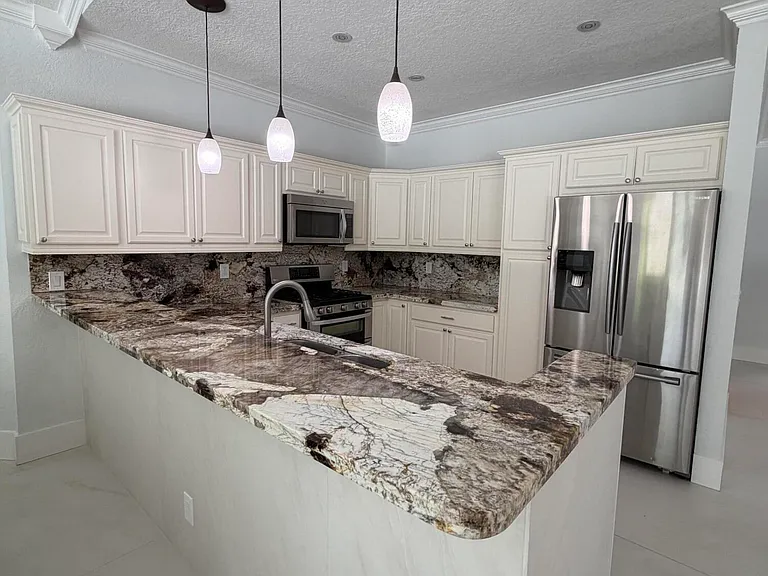 10114 Hunt Club Ln — Photo 7