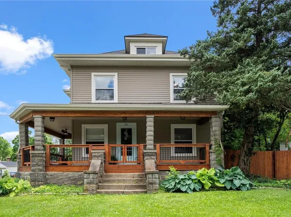 121 E Nichols St, Spring Hill, KS 66083