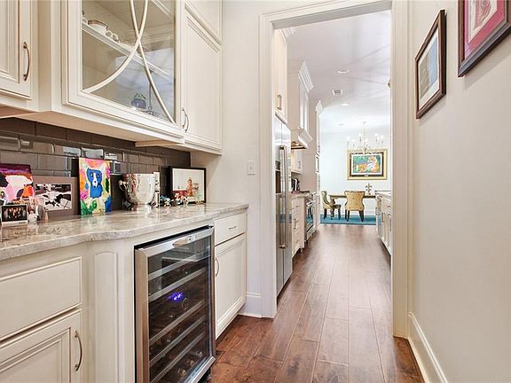 4th image of 326 Filmore St