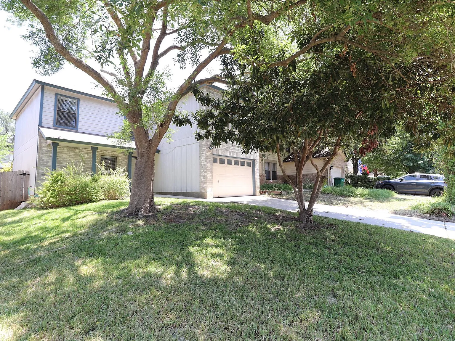 3 bed, 2.5 bath, 1916 sqft, $1,800 — Photo 2