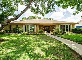 332 Baker Dr, Hurst, TX 76054