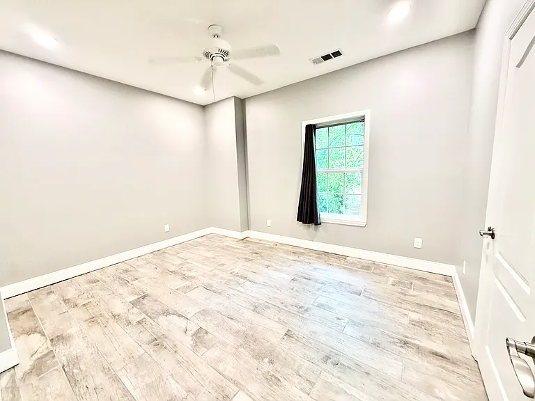 2041 English Ln — Photo 40