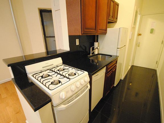 3rd image of 370 Columbus Ave APT 2H