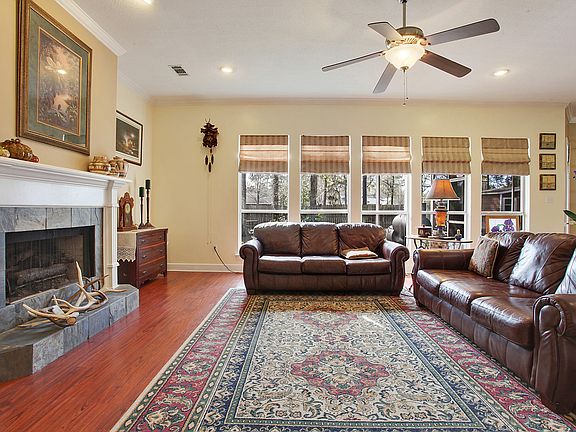 4th image of 411 River Oaks Dr