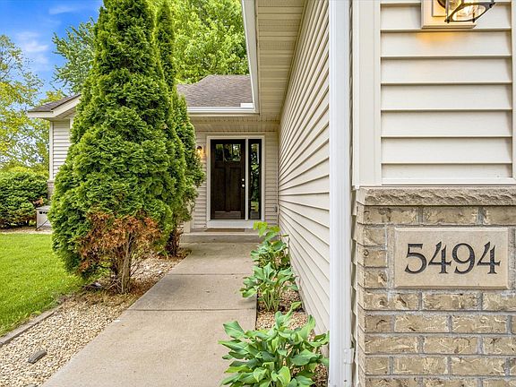 4th image of 5494 Lambert Ave NE
