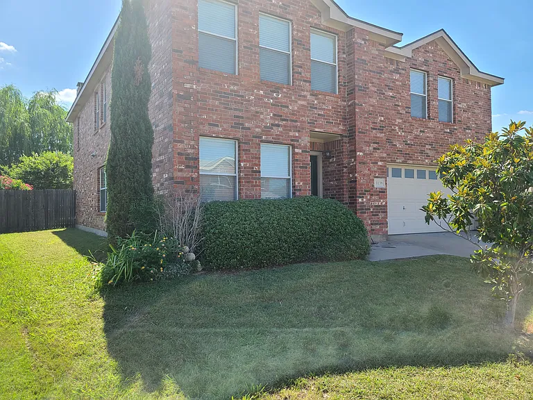 8138 Mossberg Dr — Photo 46