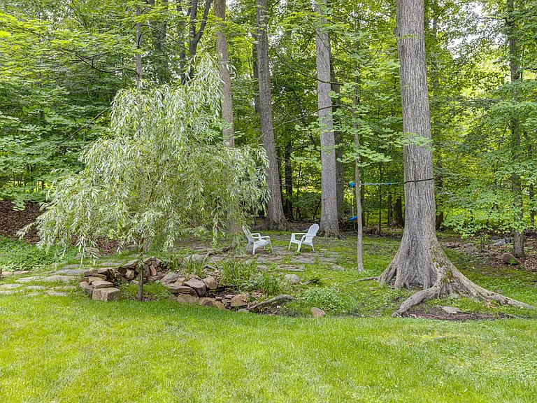 35 Fox Run — Photo 39