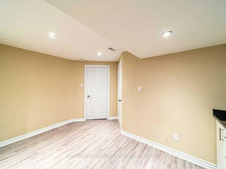1036 Yates Dr — Photo 15