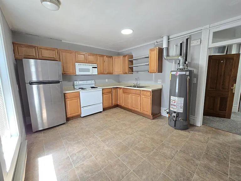 319 N Church Ave #2 — Photo 4