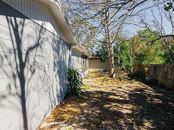 5th image of 7740 Sagebrush Dr