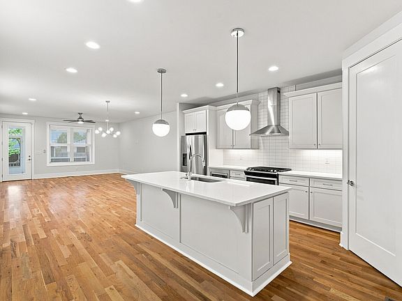 5th image of 838A Lischey Ave
