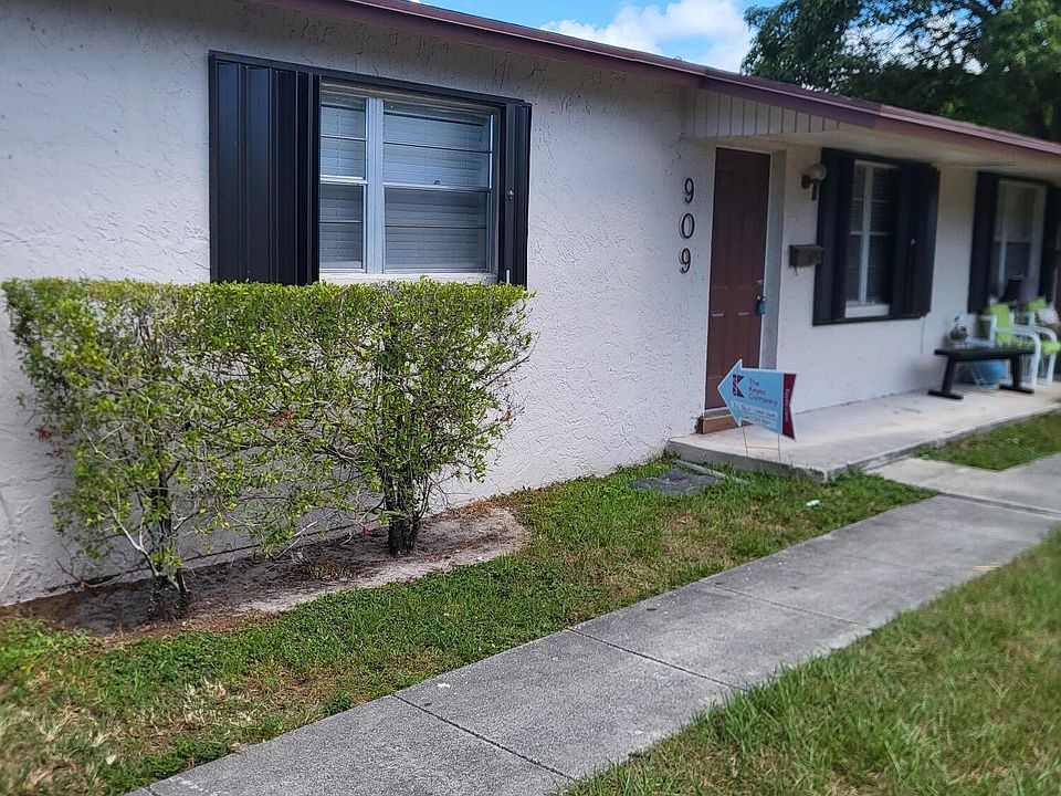 1st image of 909 Hansen St
