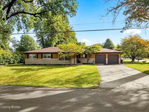 101 E Maplewood Dr, Clarksville, IN 47129