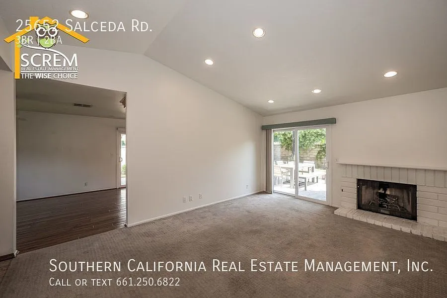 Single Story Three Bedroom Home in Valencia — Photo 4