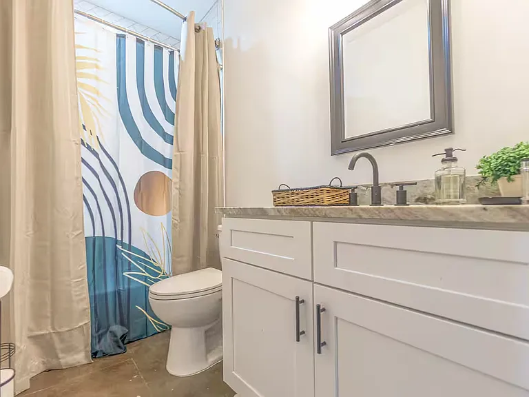 1702 Netherwood Ave — Photo 16
