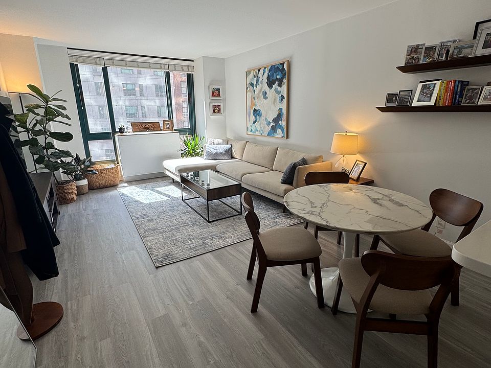 1st image of 1 Irving Pl APT V7f