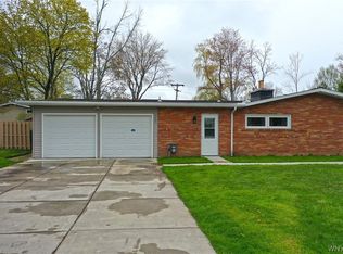 1625 Lakeview Rd, Lake View, NY 14085