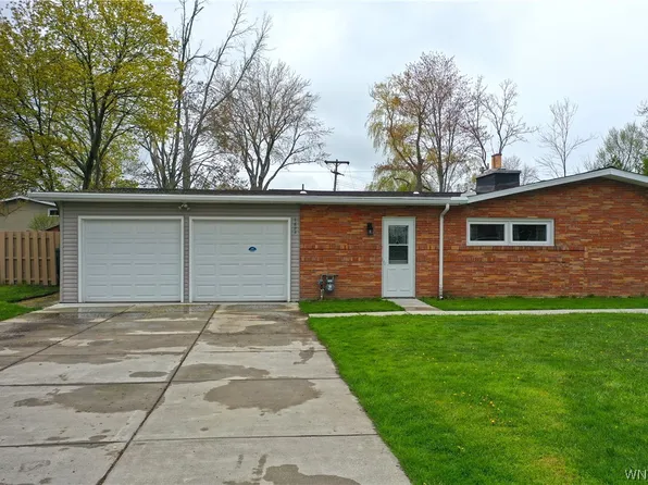 1625 Lakeview Rd, Lake View, NY 14085