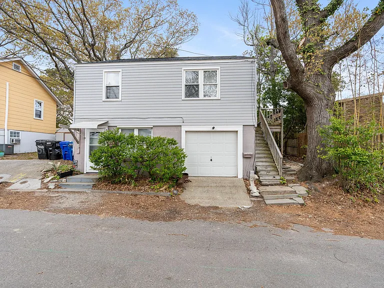 318 34th 1/2 St #A — Photo 2