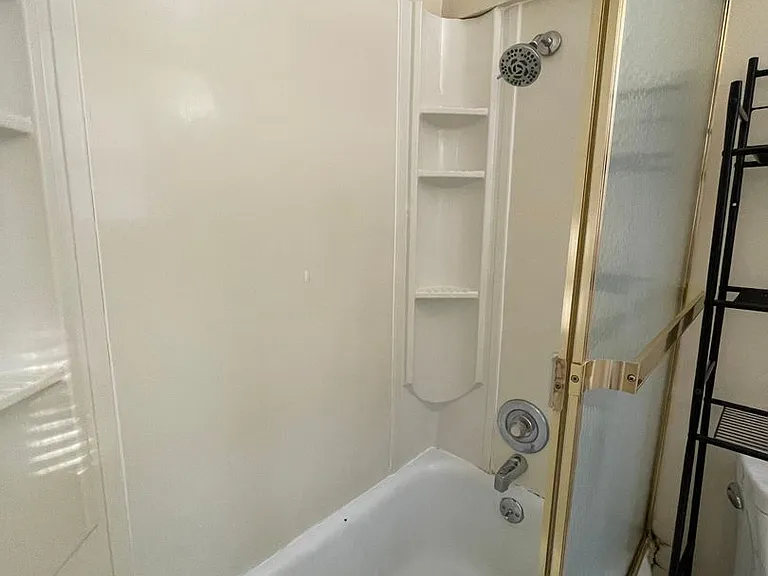 1127 Market St — Photo 15