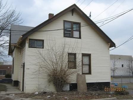 2nd image of 818 N 35th St
