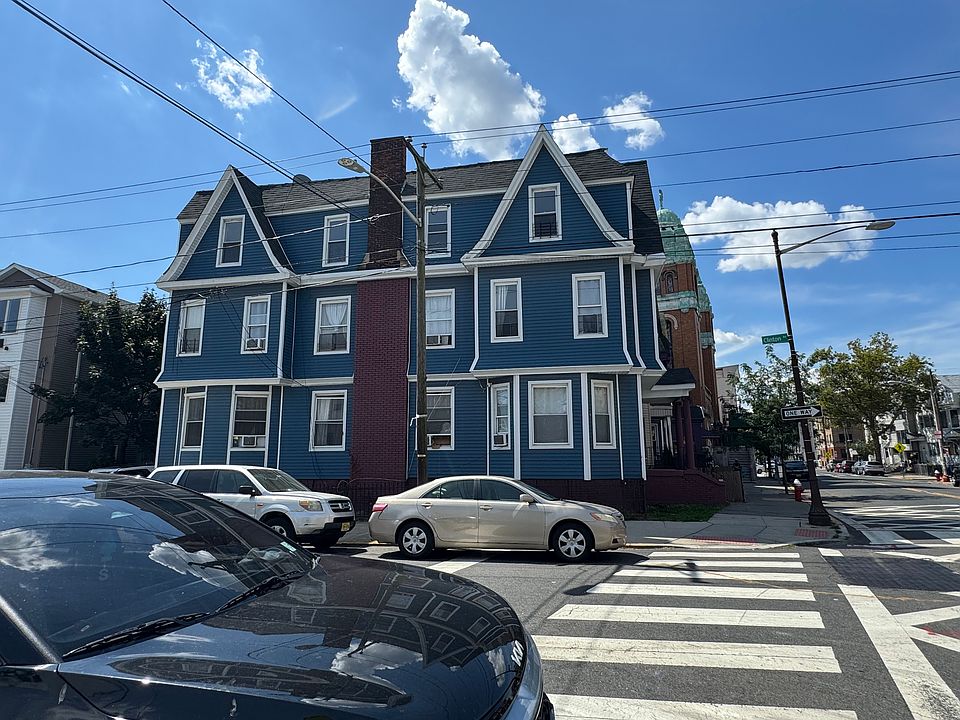 1st image of 484 Bergen Ave Floor 3
