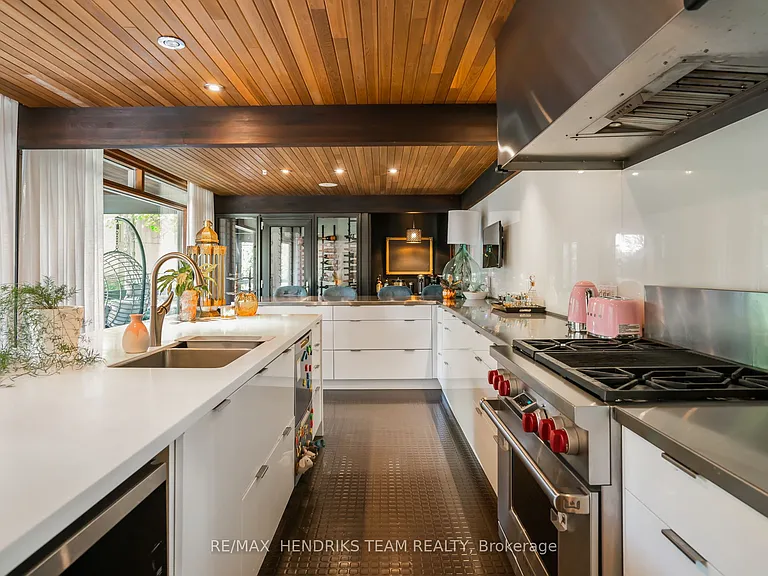 15 Wood Dale Dr — Photo 17