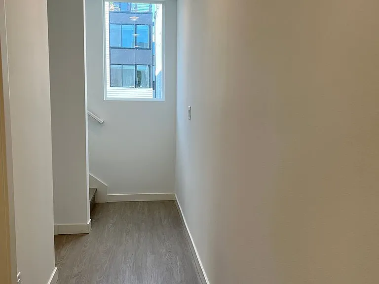 902 NW 56th St #D — Photo 11