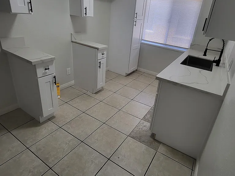 1010 S Grandee Ave #4 — Photo 16