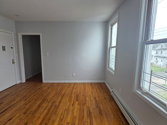 4th image of 33 Union Ln Floor 2