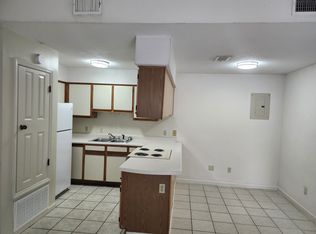 26 8th St #9, Shalimar, FL 32579